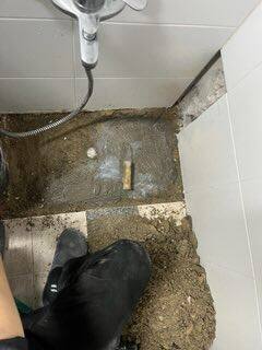 누수 현장 욕실 바닥 배관 구간 굴착